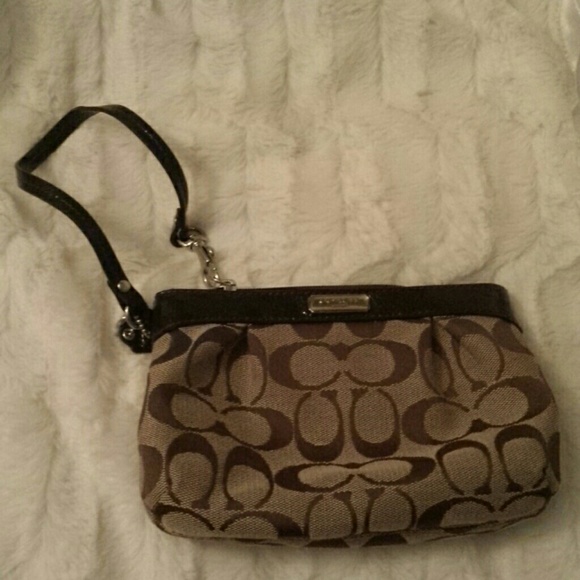 Coach wristlet logo with strap new! - Picture 1 of 3